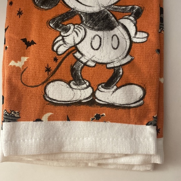 NWT disney 2 pc kitchen towels - Picture 3 of 6